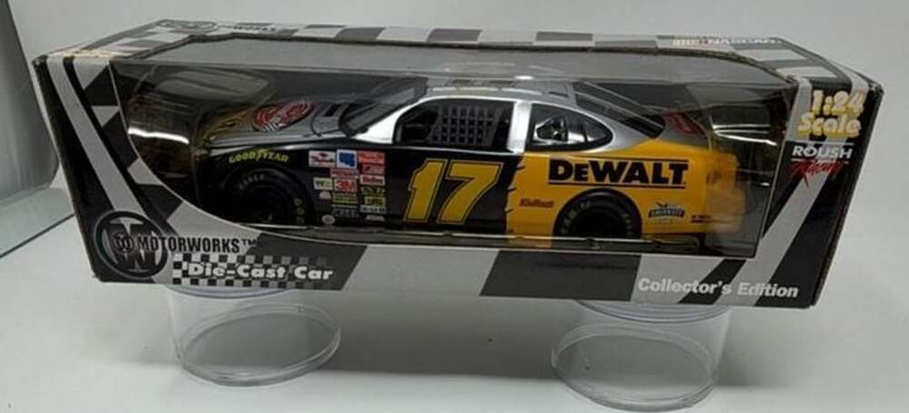 Motorworks Matt Kenseth 17 DeWalt NASCAR 1:24 Die-Cast Car Collector Edition
